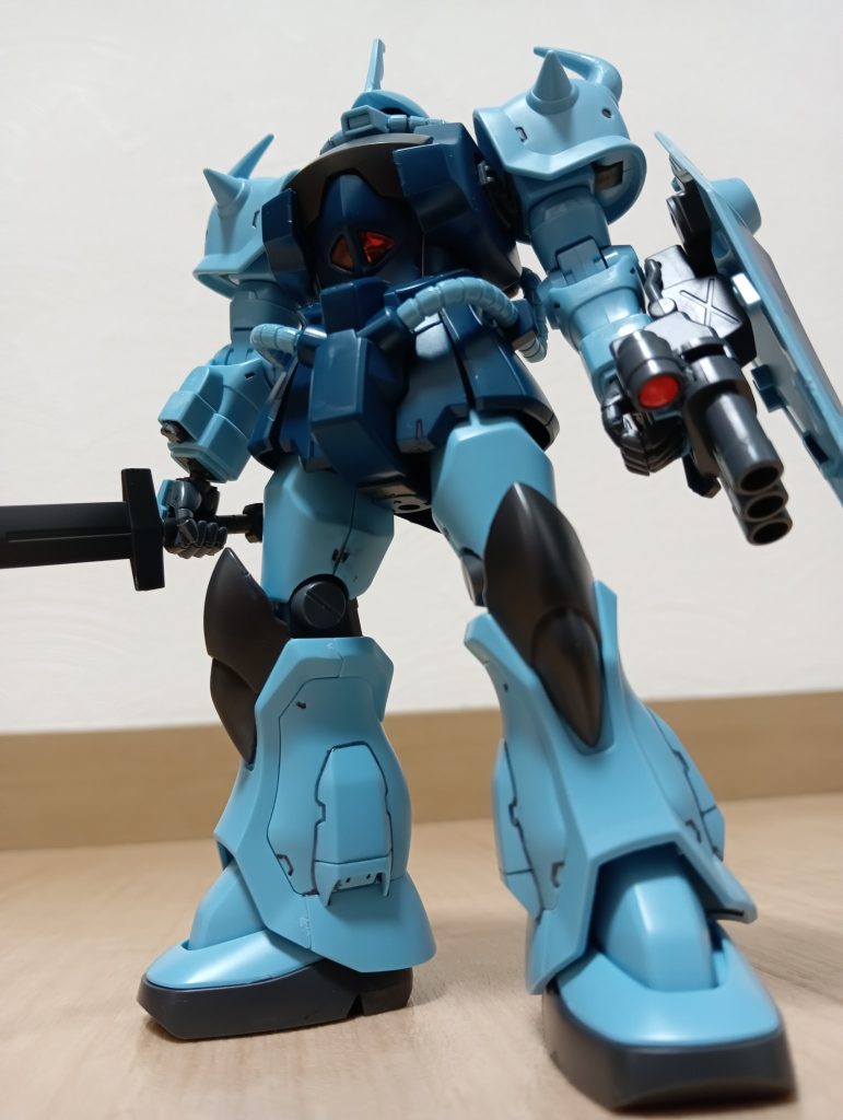 等身大のガンダムはそれはそれで良いんですが、等身大のザクとかシャアザクとかはなんで作らないんですかね