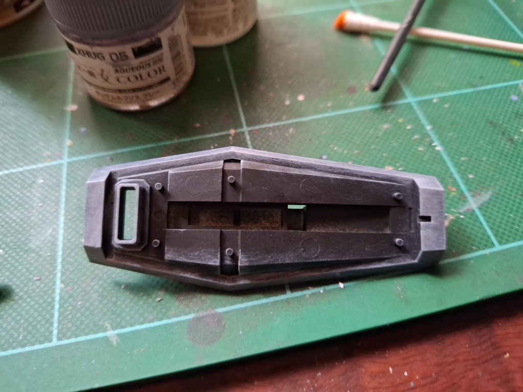 黒サフからグレーでコントラスト