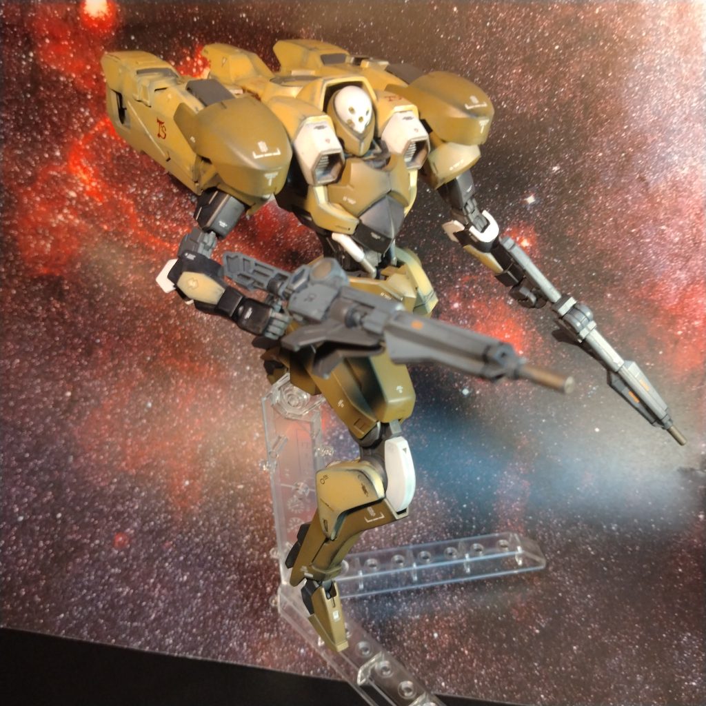 とにかく百里は宇宙仕様だと思うので塗装の時はどれくらいの擦れ感を出そうか悩んだのですが!私的にですがちょっとやり過ぎたかなと思ってます!😄だって百里は高速飛行してラフタが操縦してるので擦れる事自体が無い気がしますので!😄と、ちょっとラフタ推しなので言っておきます!😄😄