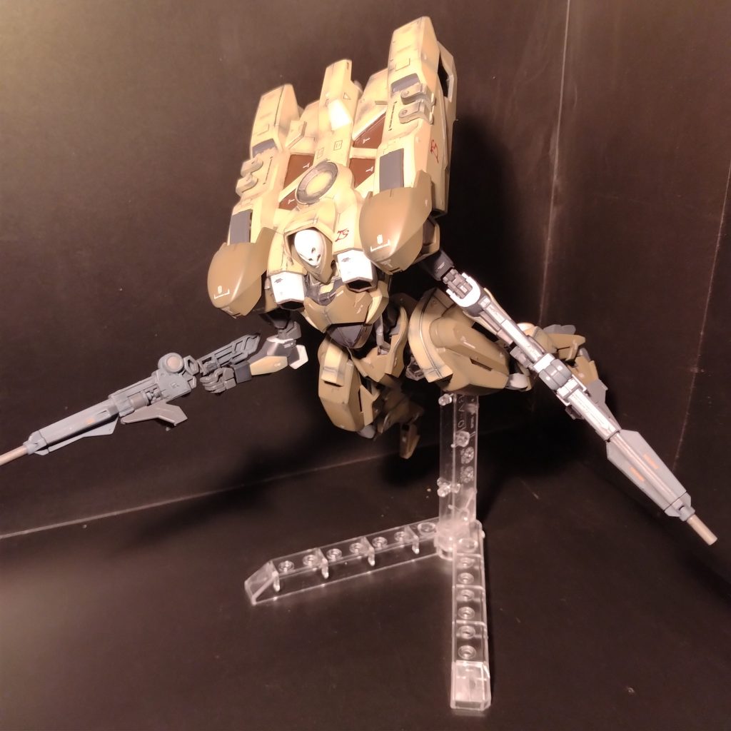 背景ダマシにならないように１枚背景無しの画像に貼り替えました！このところ最近デジラマ背景を使ってズルっぽく感じたので！やはり作った物はその物を見てもらいたいなぁと思いましたので、でも客観的にデジラマ使うとカッコ良いのも事実無のですが！😄フレーム等との色の差別化をしたいので武器は色を変えてます！