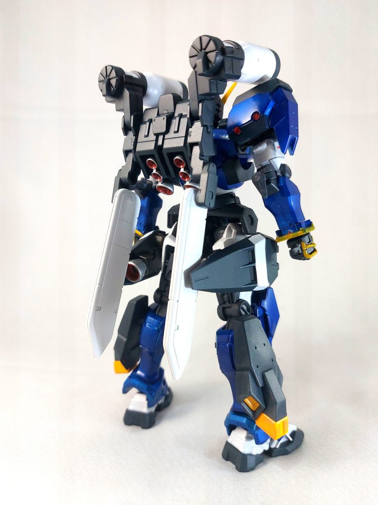 武器無し後ろ姿。