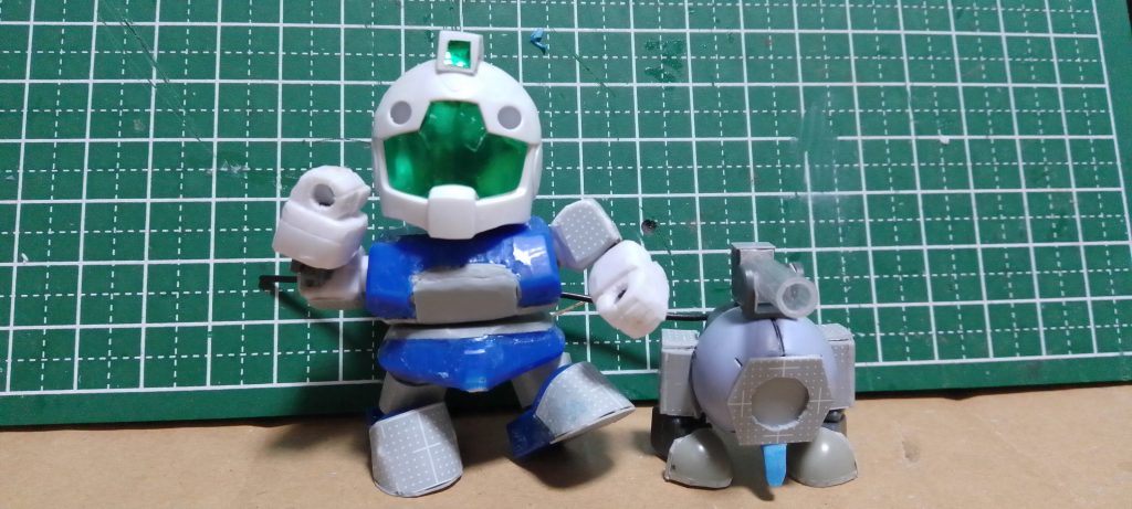 腕もボールジョイント。わんぱくな感じのポーズも取れます。