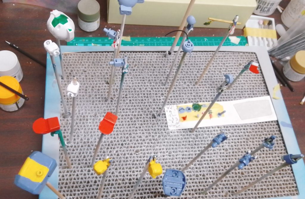 ボディの塗りをこの時点で間違えているのに気付いて塗り直しました(gundam-kao10)