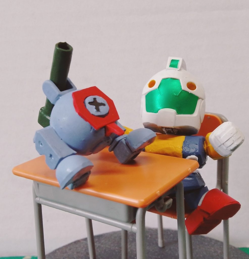 ジム・ヘンソンJrボディをデザインナイフのみで切って削って処理したので近付くと荒さが目立ちますねその内ボディやり直すかも