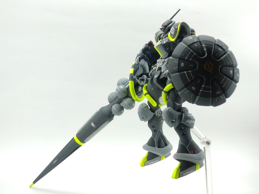 ハクジが大き過ぎるのと股関節の可動域が狭くあまりポージング出来ませんでした。