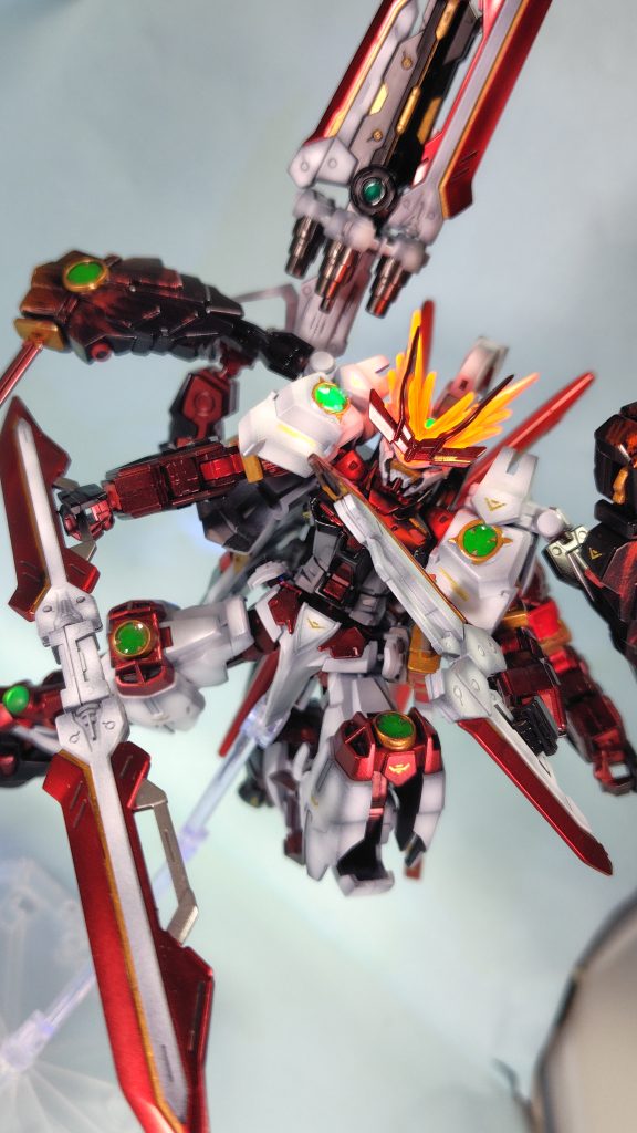 炎イメージで刀身関係も赤で。