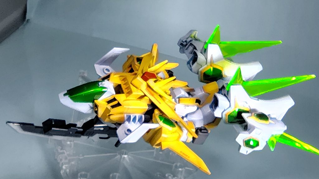 メガコアブースター。武器の横に接続用の棒あったけどいらんから切った。