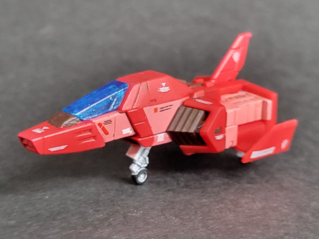 パーツの合いがギリギリで、コアファイターは収納不可能に。