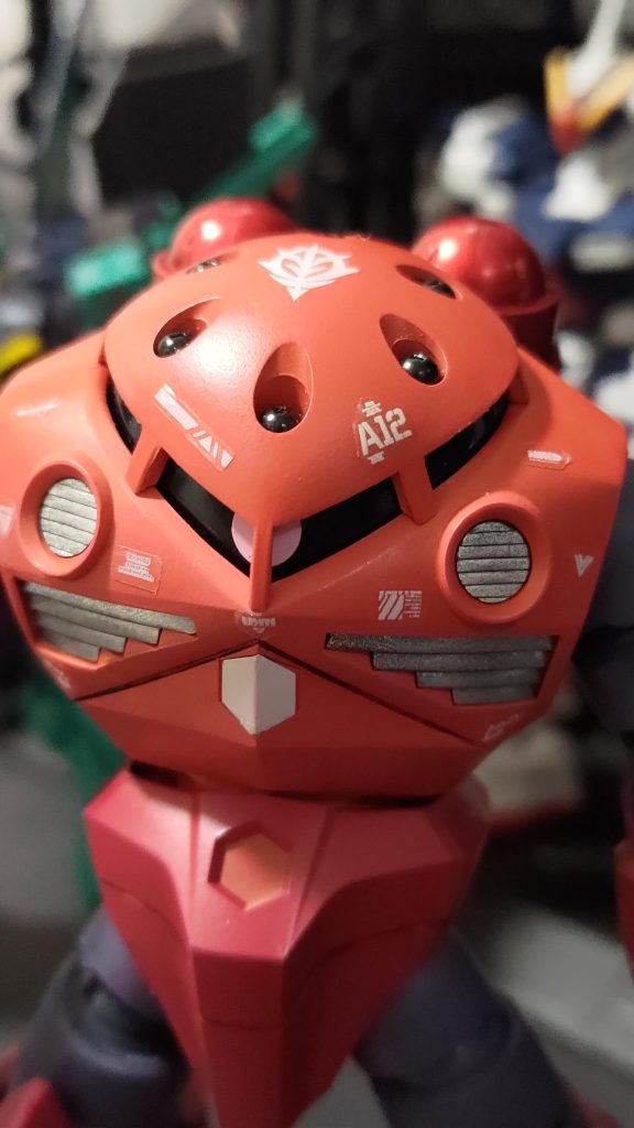 GUNSTAの皆様のシャアズゴを参考にしようと思ったら、シャアズゴにデカールを貼ってる人が少なくって焦りましたね(笑)