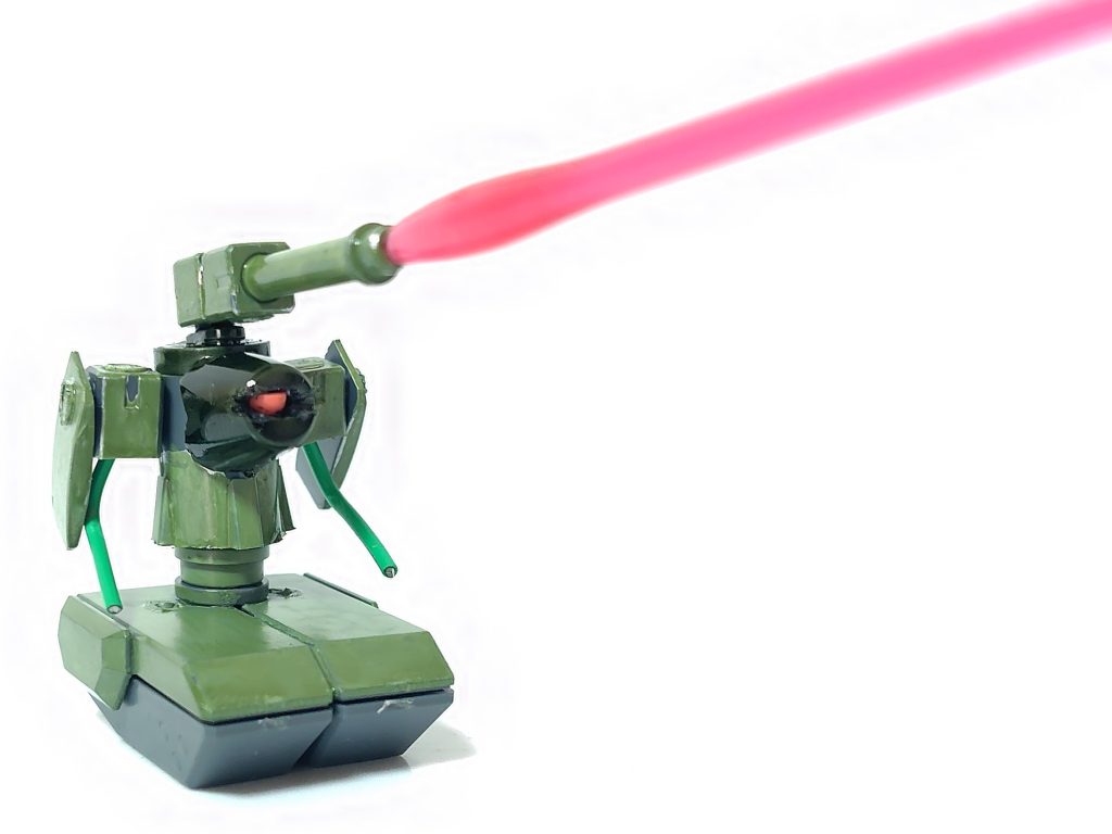 砲身からビームが出ます