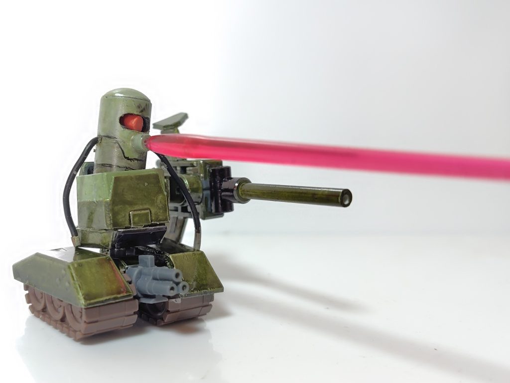 肝心のビームは口から出ます