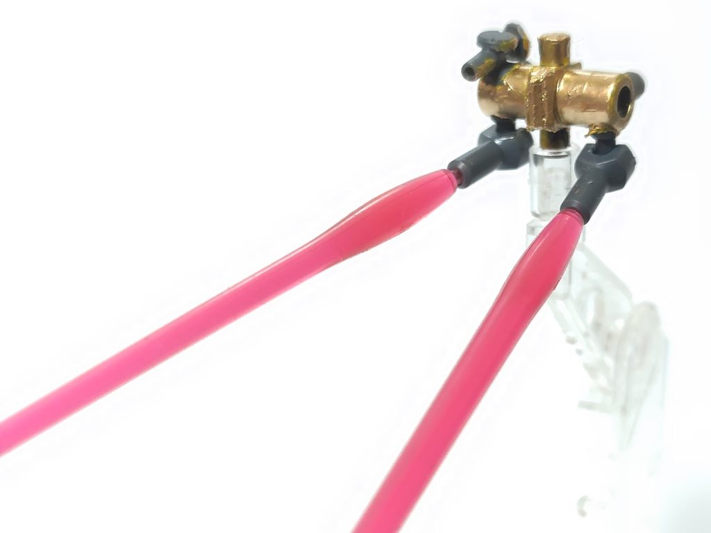 アームからビームが出ます