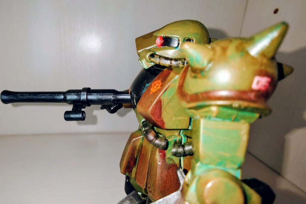 ウエザリングは今回、控え目にしています　左腹部の動力パイプはタミヤのスミ入れ塗料塗ったら割れました…　水性塗料の上からでも侵食するんですね　一つ学びました