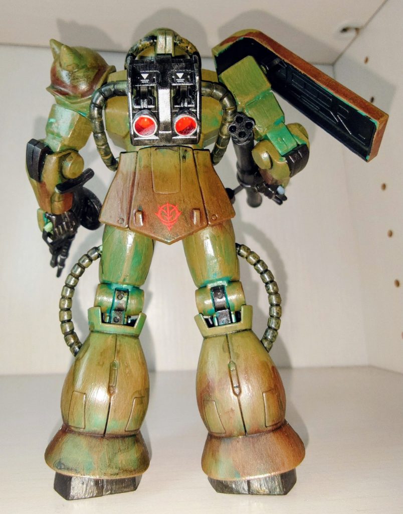 背部も手は抜いていません　今回はFGをHG並みに仕上げてみました　アクリジョンによる筆塗り全塗装　カーキとメタルブラック、つや消しブラックを使っています