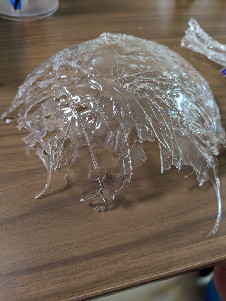 作品名：Ｉフィールドエフェクト制作<p>UVレジンでＩフィールドエフェクト制作。どうスタンド固定にするか、考えてなかったなぁ。</p>
