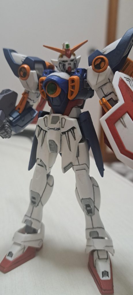 脚がホッソリスリム。立たせるのにちょっと背中に倒れそうな。1000円ちょっとで楽しめてしまう優秀ですねEG。手持ちのデカールの調度いいのが無かったので貼りませんでした。EGのシリーズがこれからどう広がっていくのか楽しみです。今回もご覧頂きありがとうございました。寒くなります。体調くれぐれもお気を付け下さい。