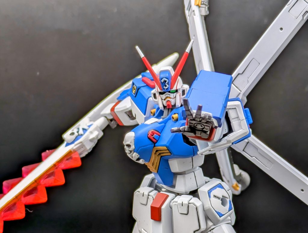 フェイスオープン。やや、不細工になってしまった気がします。頬の2本ラインと額の3マークで相当集中力を吸われました。