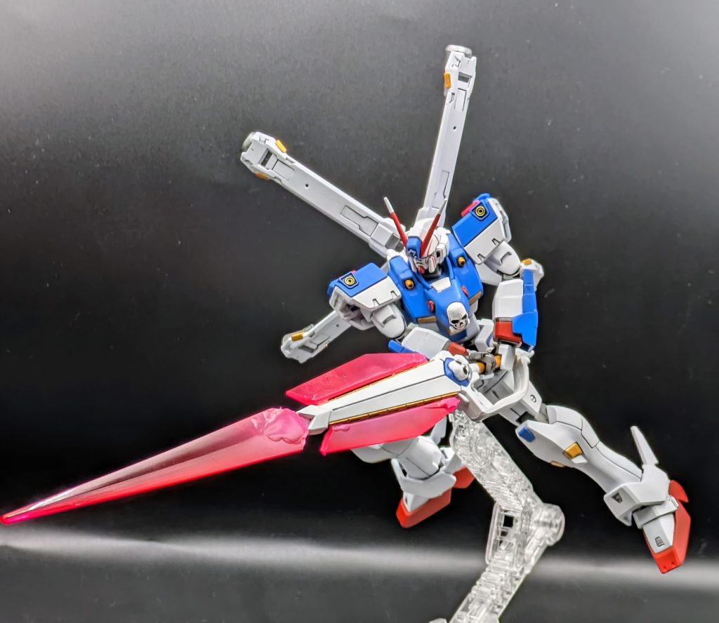 X-3のムラマサブラスターは機体の華。グリップが片手仕様として描かれることが多いのですが、やはりX-3には両手で握って、長大な刃を振り下ろして欲しいのです。