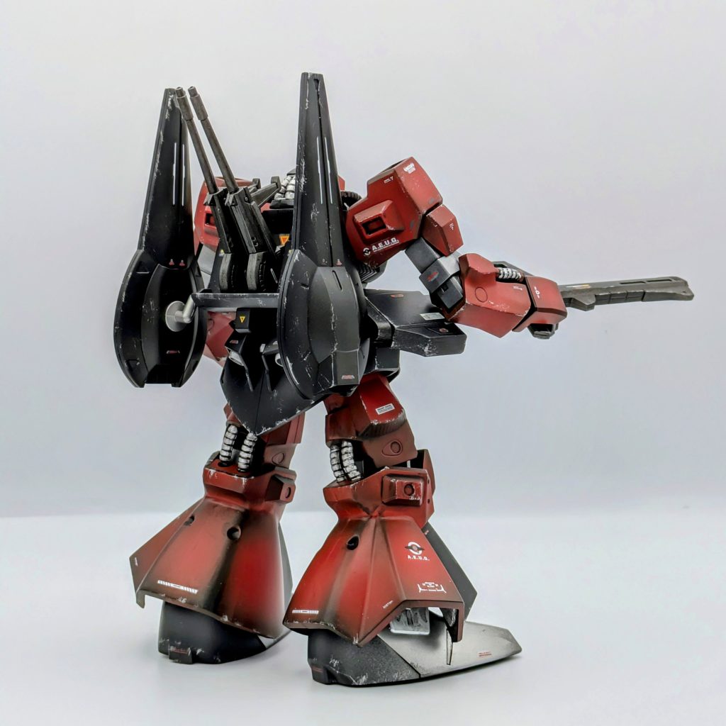 最近多用する黒残し塗装がズッシリフォルムにマッチします。