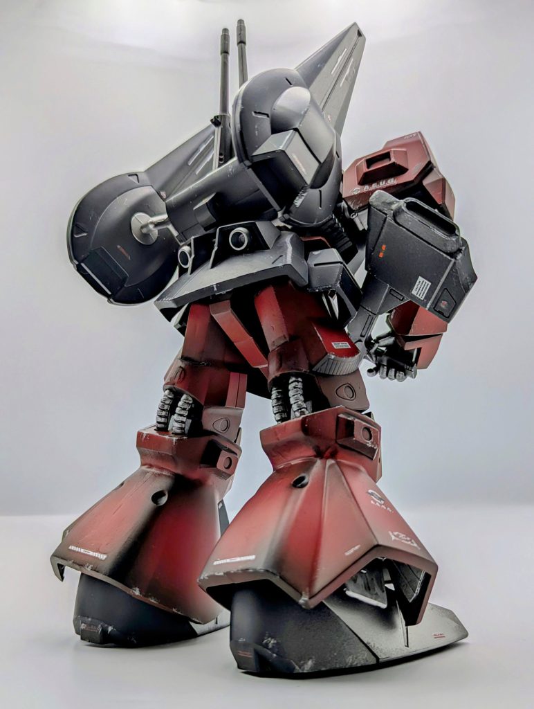 膝部分さえ加工すればくの字に曲げれたやも。