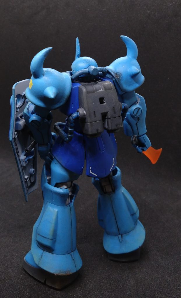 後ろ姿。いろいろ失敗してますが、それも味。