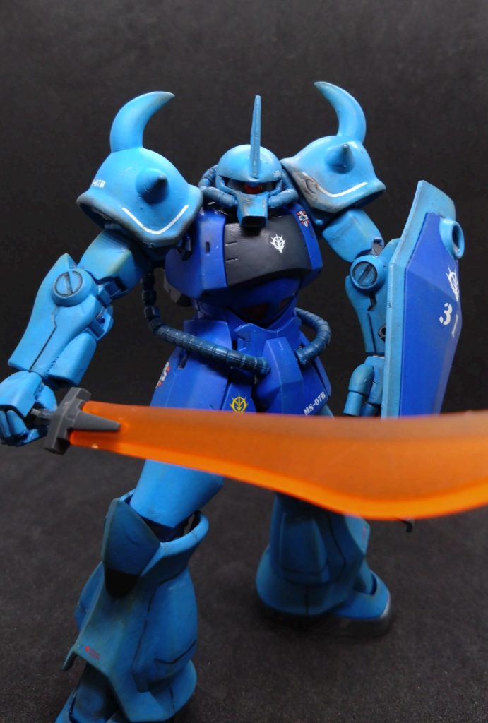 頭は余剰パーツのと差し替えてあります。この方が好みなんだ…。