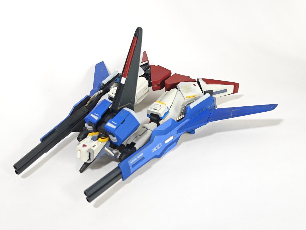 下半身のBパーツファイターコア・ファイターは存在しない本来はAパーツファイターとBパーツファイターがドッキングしてGアーマーになるらしいが、模型的には無理でした(ノ*0*)ノ