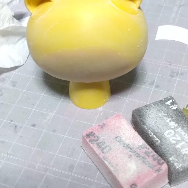 昨日塗装がほぼ終了してほとんど完成したのですがチナッガイのクマ頭を利用して何かと考えパテ埋めから表面ヤスリがけしてました。完成投稿はコレが失敗しなければこっちも完成してからになりますね。（2枚目）