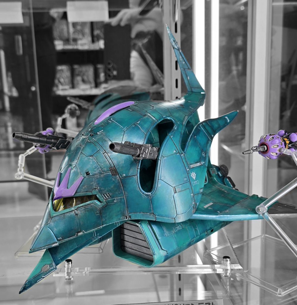 翼やアンテナがアクションホビーなので軟質素材のためブラバンで作成しました。