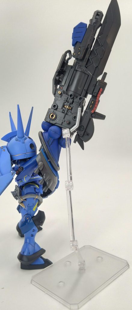 パイロットはイオマグヌッソ戦後に二人のザビ家がいなくなった後に即位したジオン・ダイクンの娘アルテイシア女王の側近・親衛隊・ジオン総合司令官大将で先の大戦で青い巨星と恐れた男ランバ・ラルが搭乗しておりラルが一年戦争の地球侵攻作戦で搭乗した陸戦高機動ザクで愛用した武器を装備し更にハクジランスも独自改良しているのが特徴である。