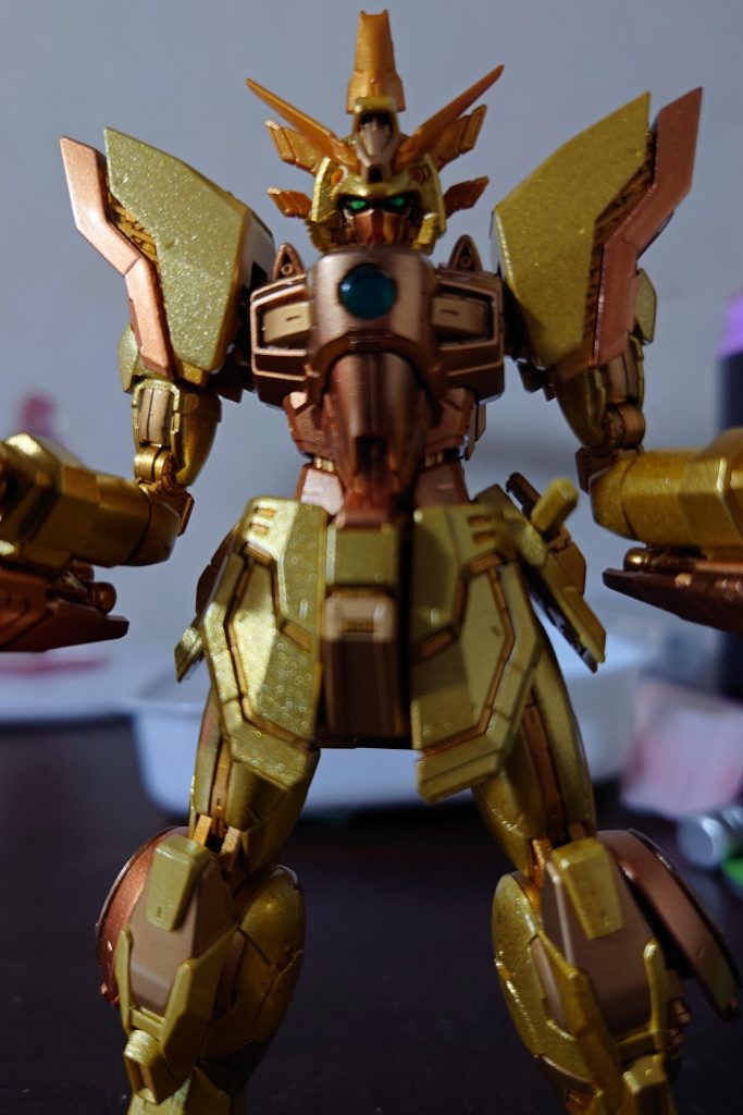 正面から。ライト付けなくてもピカピカなのでゴールド塗装はやはり良いなぁ…と