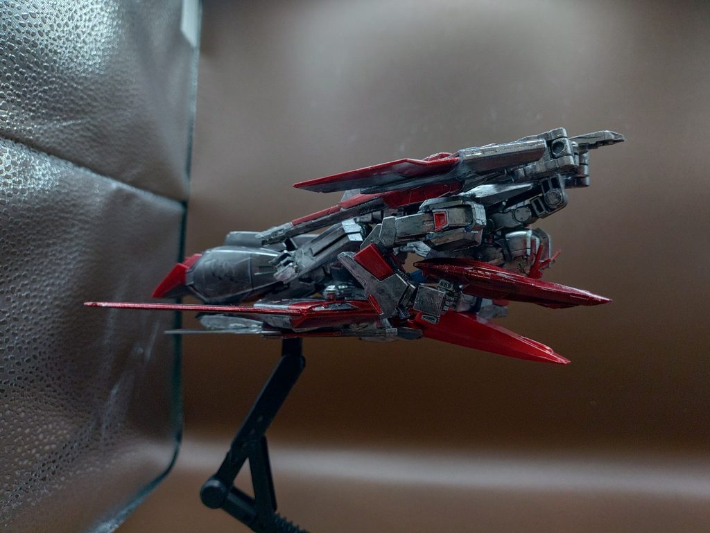 ◯サブフライトシステムモードWR型サブユニットには本体にジェネレーターを持つため、一般的なサブフライトシステム同様に、高推力で他の機体を乗せて飛行する事が可能となっている。 基本的にはコアユニット専用のサポートユニットなため他の機体をのせる事はないが、コアユニット自体が単体でも多少の飛行は可能なため、他機のサポートとしてのせる事もある。