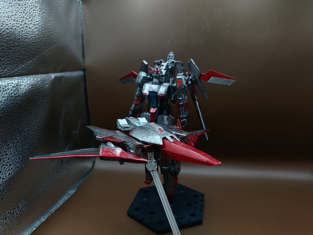 ◯Zユニット(WR型)サブユニットの基本系であるWR型。サイコミュシステムが装備されているため、MS本体から遠隔操作が可能となっており、大型ビットとしても運用可能となる。サブユニットには複数の型が存在し、状況に合わせて変更する事で様々なミッションに対応可能となっている。飛行補助用のWR型、爆撃用のB型、大気圏離脱用のR型等が存在する。今回は最も基本系である飛行補助用のWR型を解説する。