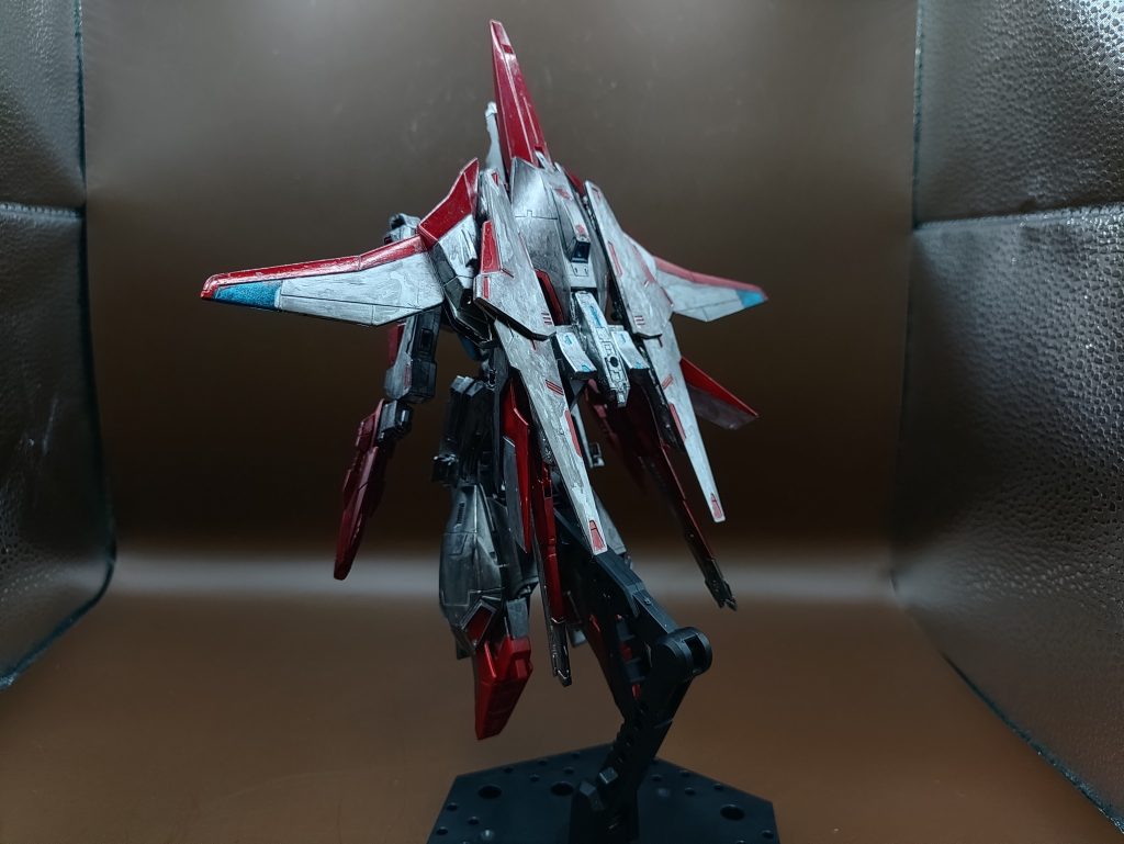 ◯ドッキングWR型サブユニットは機体をのせれるが、サブフライトシステムとは違い小型であるため、背部にドッキングしてバックアップとして運用可能である。背部にドッキングしたモードは有重力下にてMSを可変しなくても長時間飛行可能とする革新的な技術であり、これを重力下飛行モードと呼ぶ。