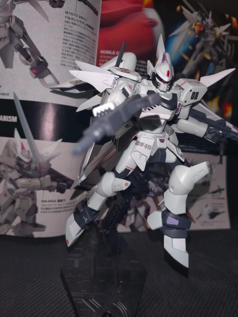 SEED劇中序盤では、メビウスゼロと交戦し、モビルスーツの圧倒的戦力差を見せつけていたイメージが強い機体。