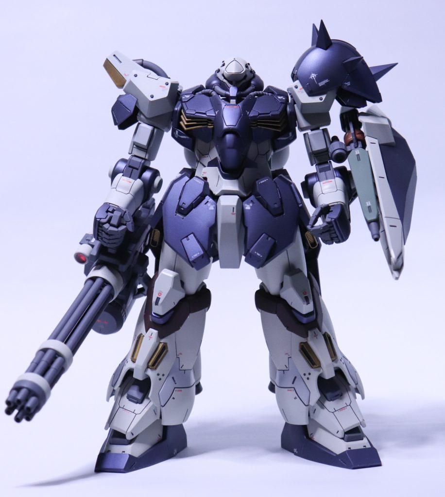 【スタイル変更】頭後方へ3mm移動腕2mm延長胸が張れるよう、肩フレームを加工胴を3mm延長鳥足加工足の付根と足首で約5mm延長【塗装】ホワイト:ガイアFS36622グレー。一部ニュートラルグレーⅡブルー:ガイアパールマーズダークブルーブラウン:131赤褐色ゴールド:ガイアパールゴールド武器:メカサフヘヴィ ガンダムカラー:MSディープグリーン クレオス209スーパーカッパー2つや消し:クレオス114スーパースムースクリア