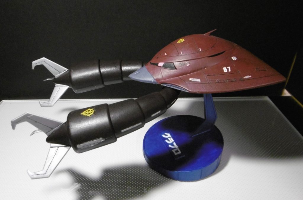 このキット、既存モールドが浅過ぎて彫り直すのに勇気が要りました。個体差かも知れませんが台座の接合部が緩くてすぐ外れてしまいます。