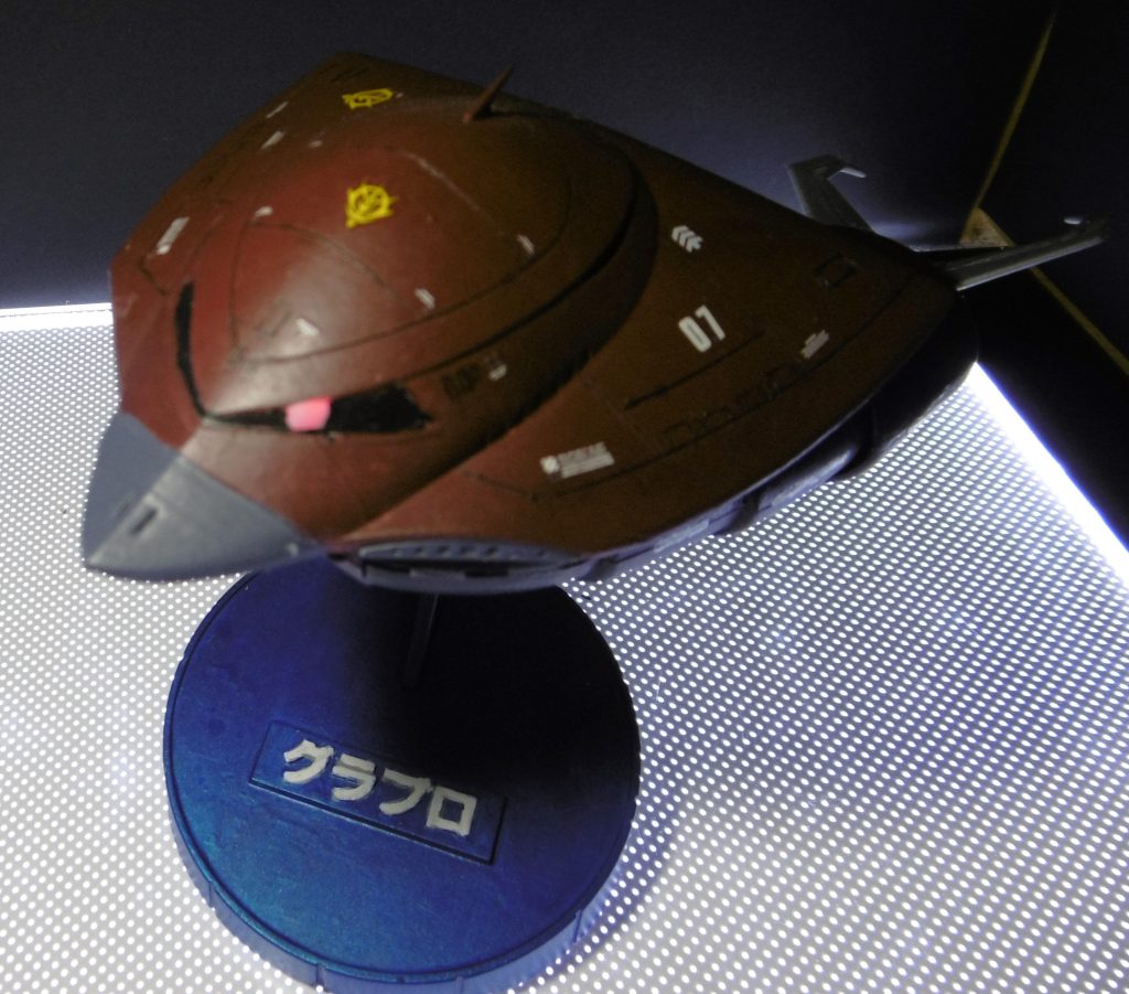 既存モールドを掘り直してから、スジボリを追加しディテールアップしました。塗装はラッカー塗料を筆塗りしています。