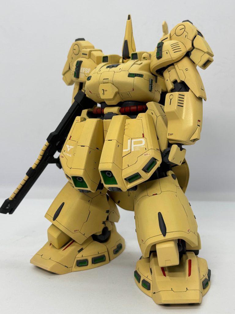 大量のスラスター内側のグリーン部分も丁寧にぬりました。気が遠くなる苦行でした😅