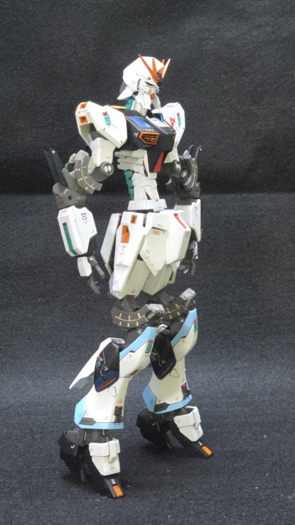 ニューガンダム GTM–4枚目/制作者：t.u.n.e