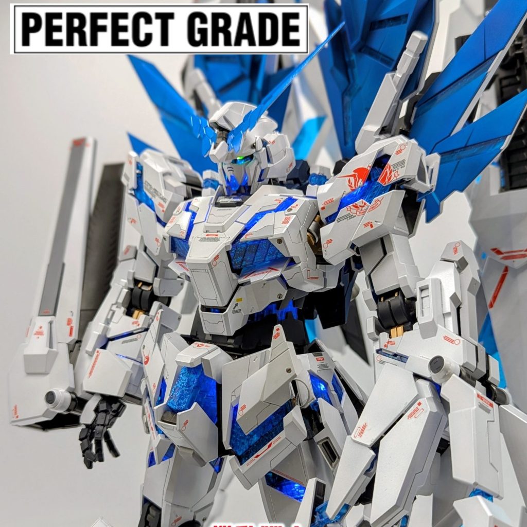 PG ユニコーンガンダム　完成品　無塗装 PG ユニコーンガンダム 完成品 無塗装 - メルカリ