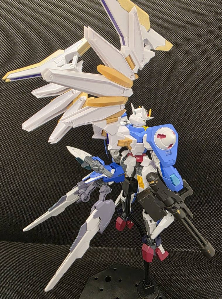 エアリアルの様にシールド、ガンビットのガードが出来ないので仮設ビームシールドを追加。ガンビットは腰のマルチ・コネクター ユニットの二基と脚部の二基の計四機。