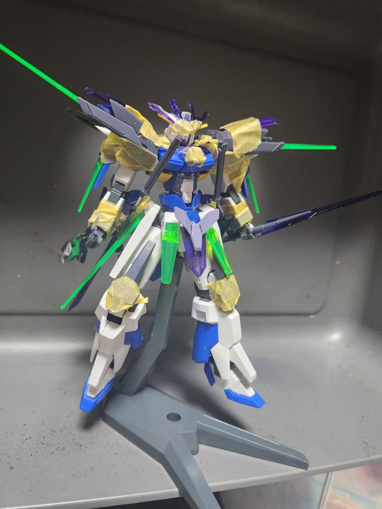新しいガンプラ制作中