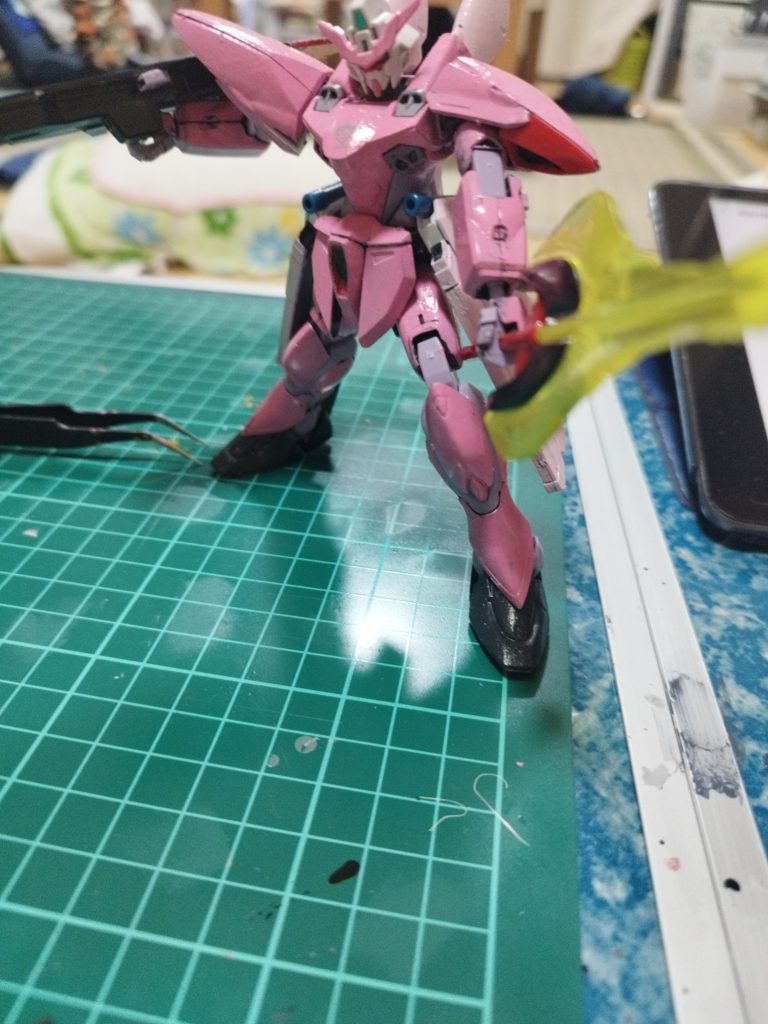 はくいこよりさんも赤いガンダムを作成していたので赤いガンダムで作ろうと思ったのですが先客がいましたのでブリッツを基盤として作成しました。