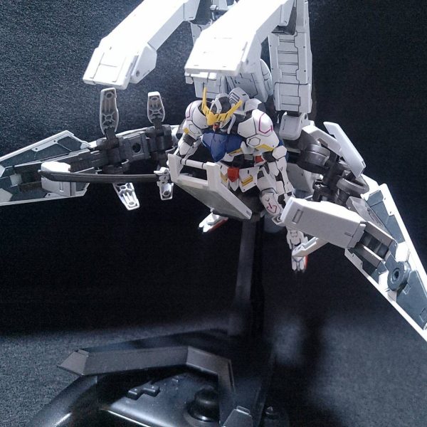 HGガンダムバルバトス＆長距離輸送ブースタークタン参型