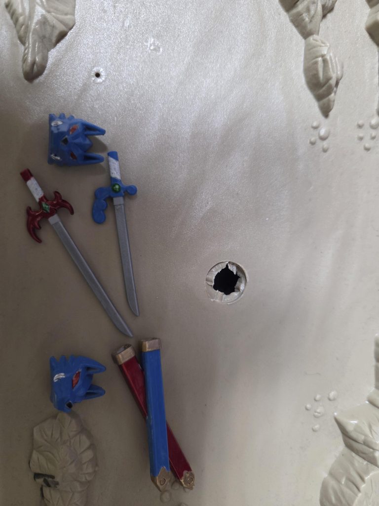 実は去年製作はしてたのですが、武器やウルフヘッドの塗装を途中でやめちゃってたのをやっと仕上げました。