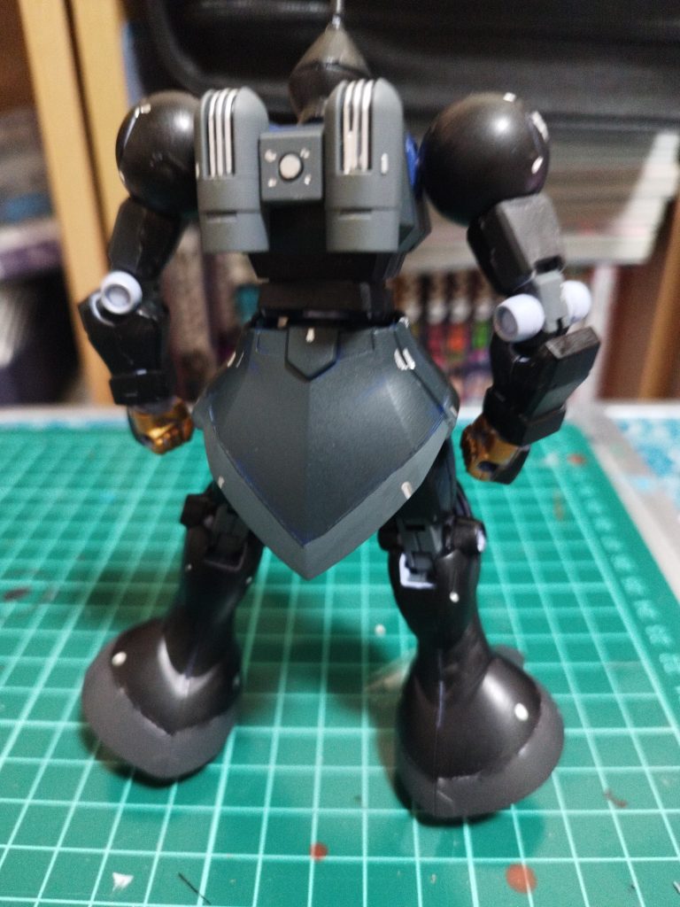 裏側、基本的にはＧＱのギャン一般機をモチーフに作成、塗装しました