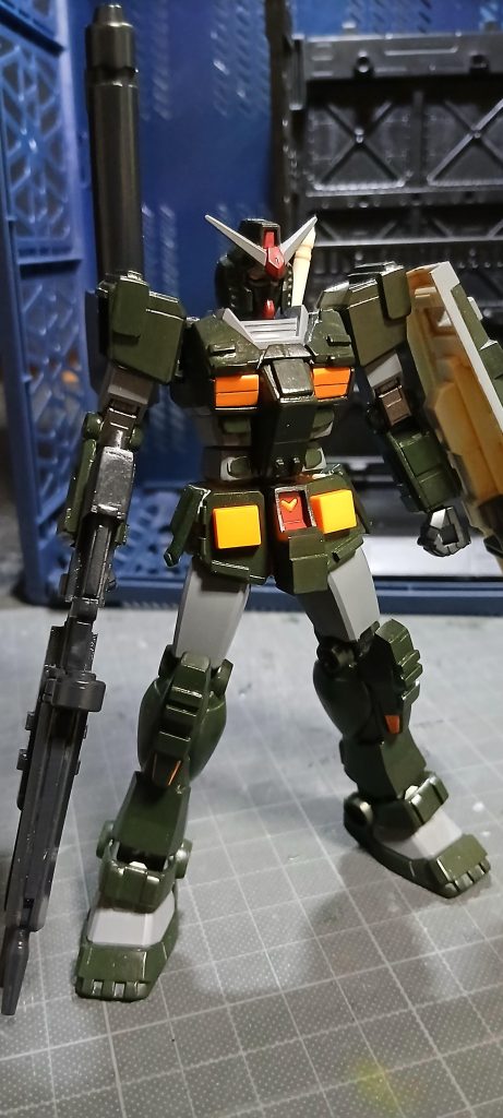 たしか、おととしだったかなぁ、初めてEGガンダムをパチ組してから、こんなことやってみたいなぁと思い立ち、制作してみました😁