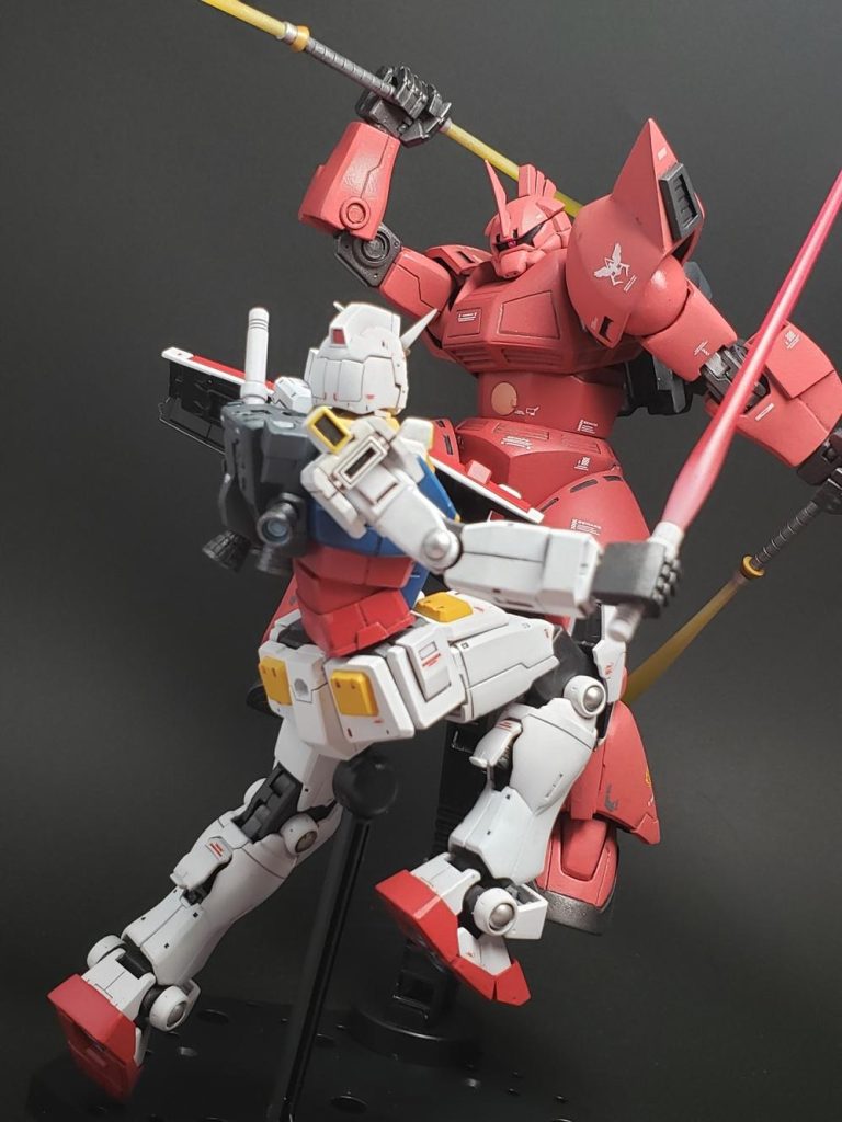 ガンダムはマグネットコーティング仕様にし、頭部と足部分はRGのパーツが漫画のフォルムに近かったので、丸っと流用しています。