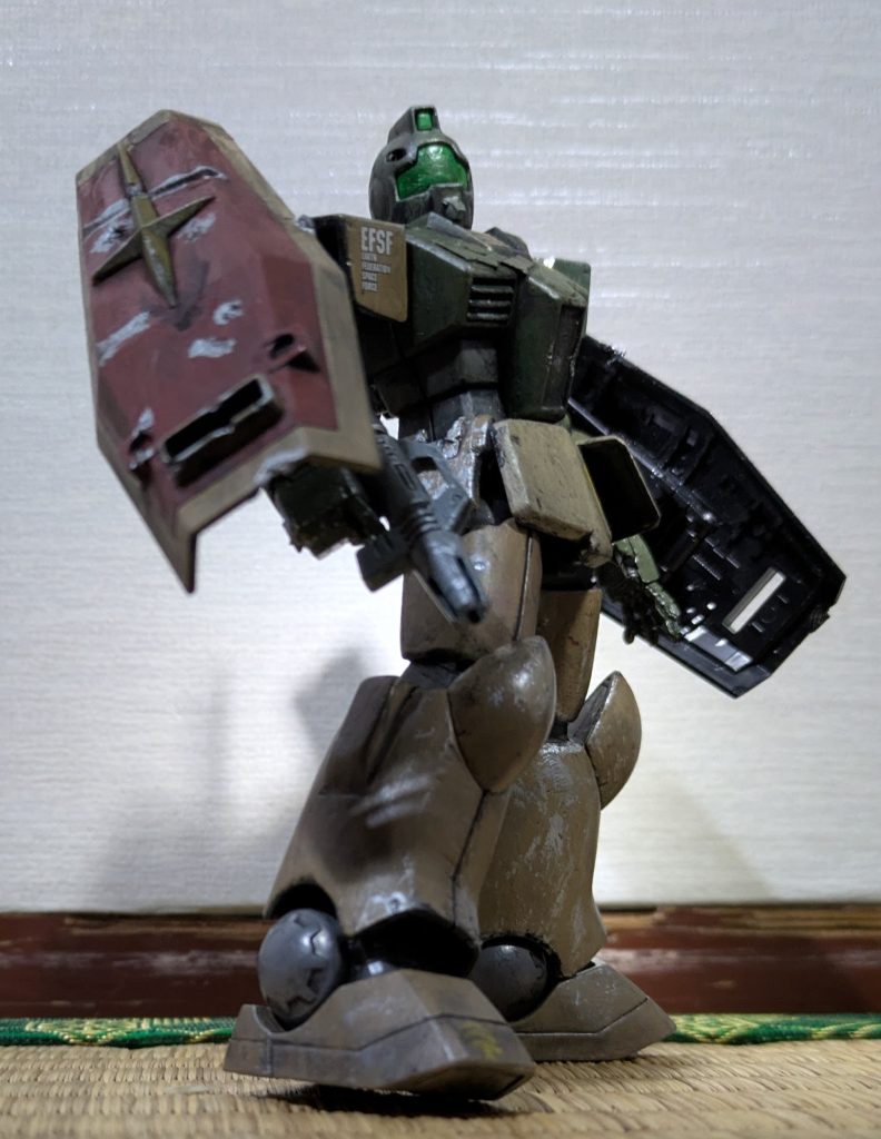 ビームスプレーガン、シールド装備